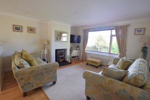 Living Area- click for photo gallery